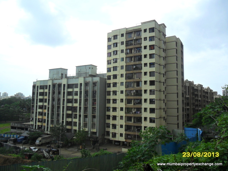 3 BHK Semi-Furnished in Shree Ram Nivas , Malad East