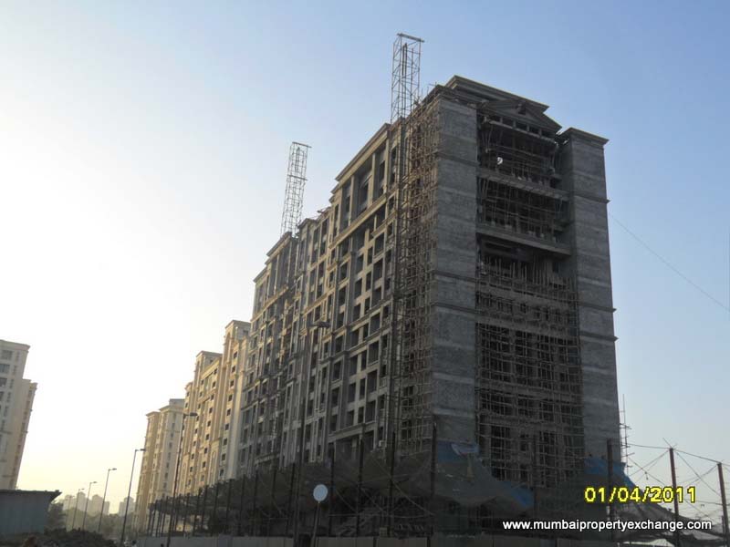 2.5 Semi-Furnished in Paloma , Thane West