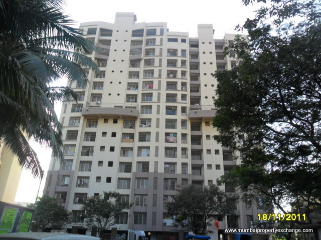 3 BHK Semi-Furnished in Buena vista , Bandra East