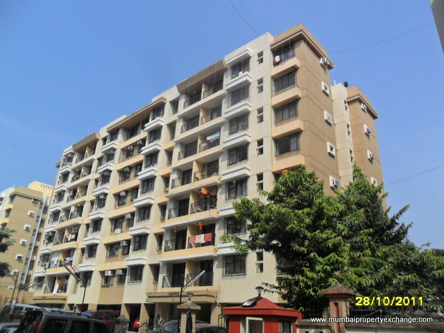 3 BHK Semi-Furnished in Saraswati , Kandivali East