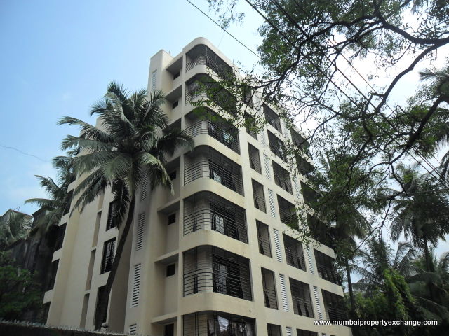 2 BHK Semi-Furnished in Mukund Kunj, Goregaon West