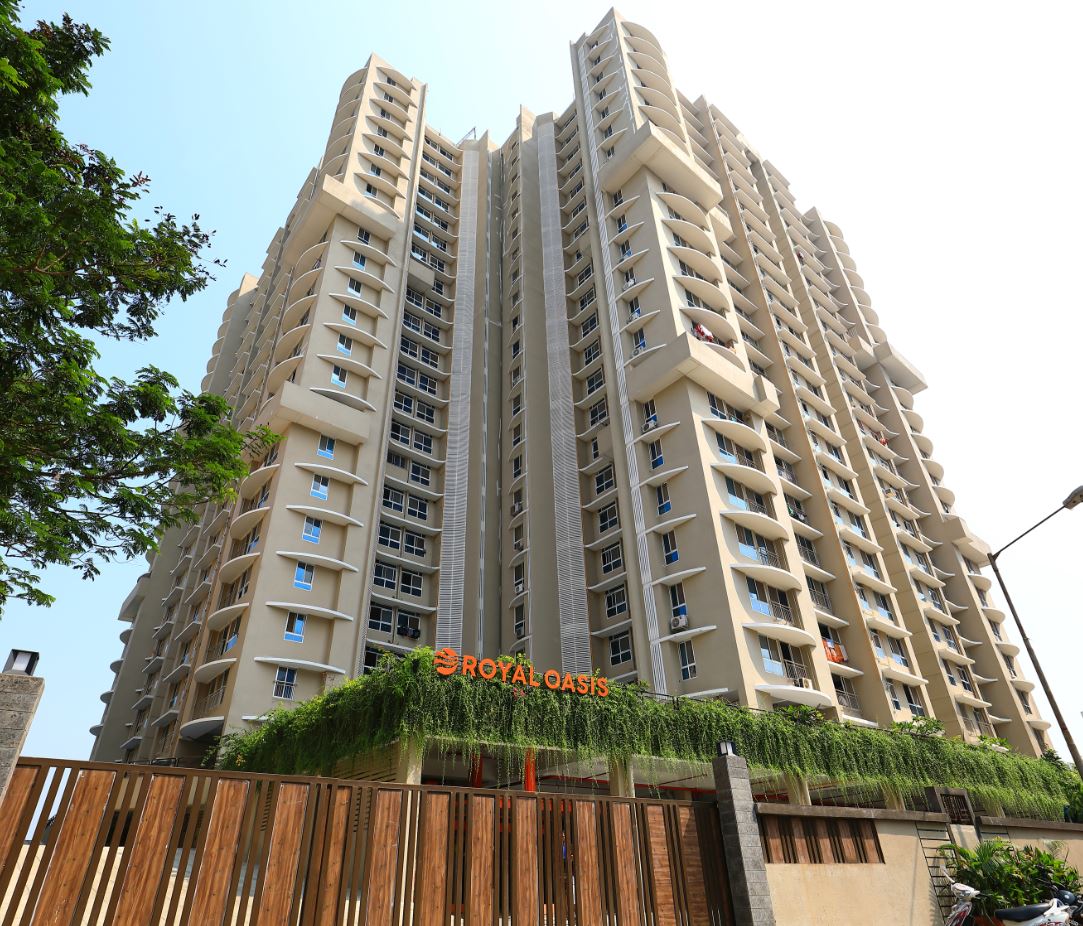 1 Semi-Furnished in Royal Oasis , Malad West