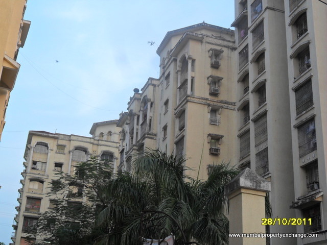 2 BHK Semi-Furnished in Valley of Flowers Tulip , Kandivali East