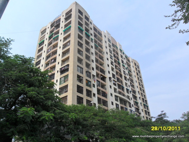 2 Semi-Furnished in Highland , Kandivali East