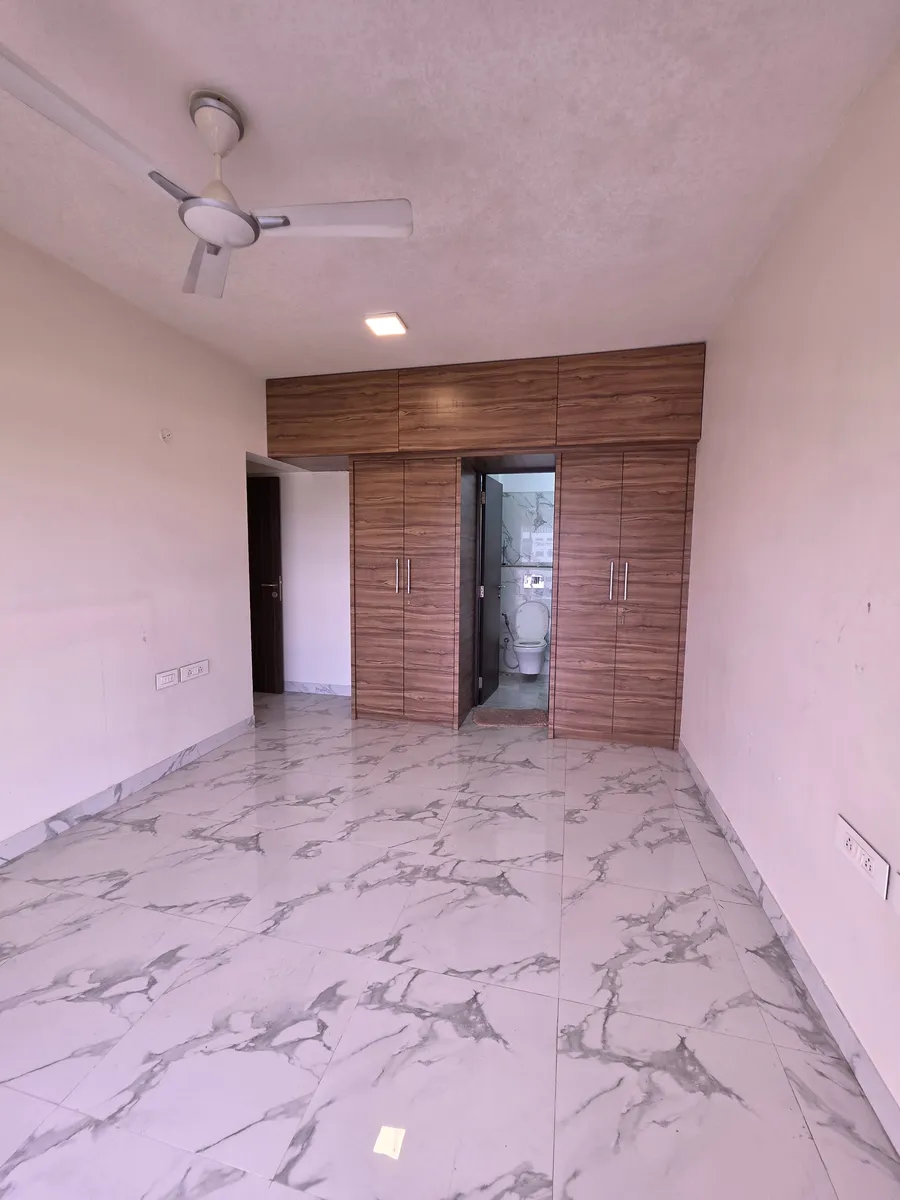 2 BHK in Raheja Ridgewood, Goregaon East - Photo 4