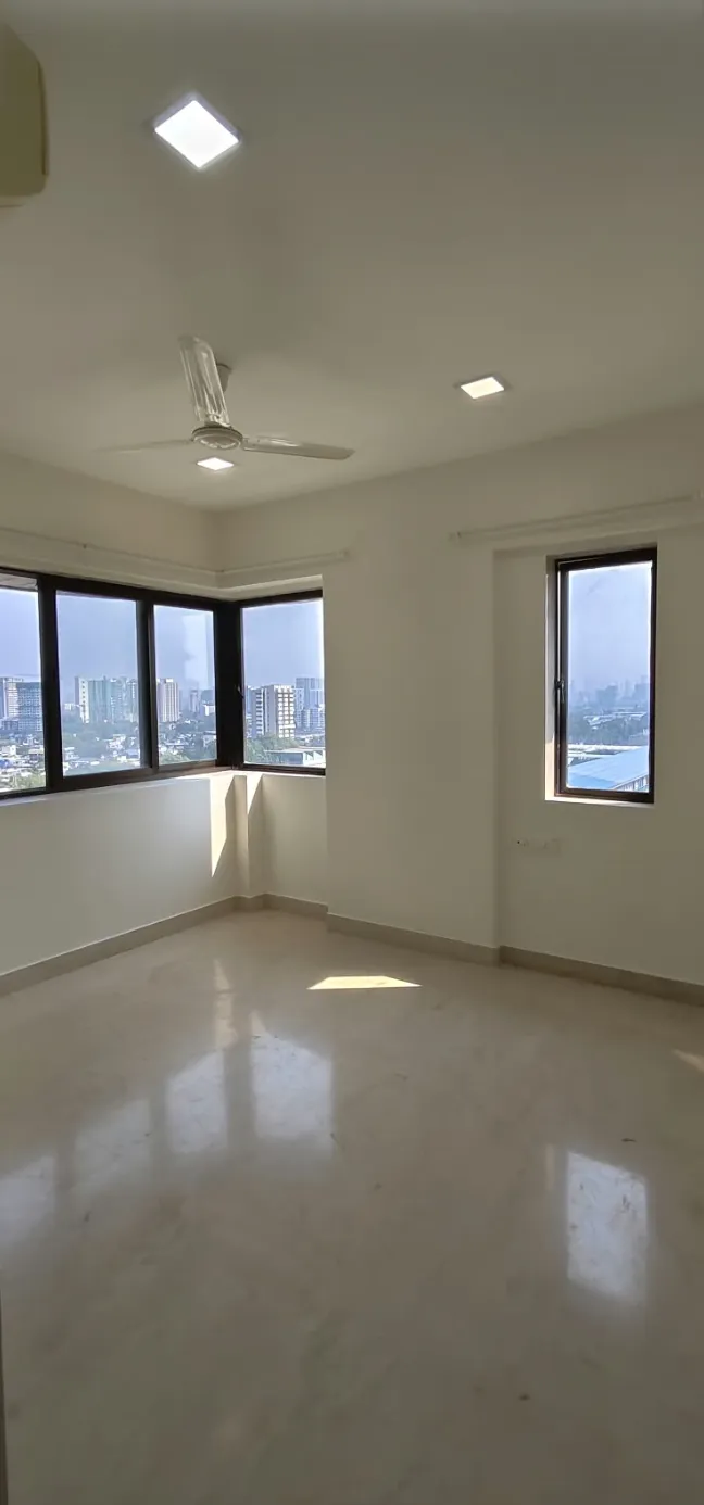 2 BHK Semi Furnished in Fortune Paradise, Khar West - Photo 4