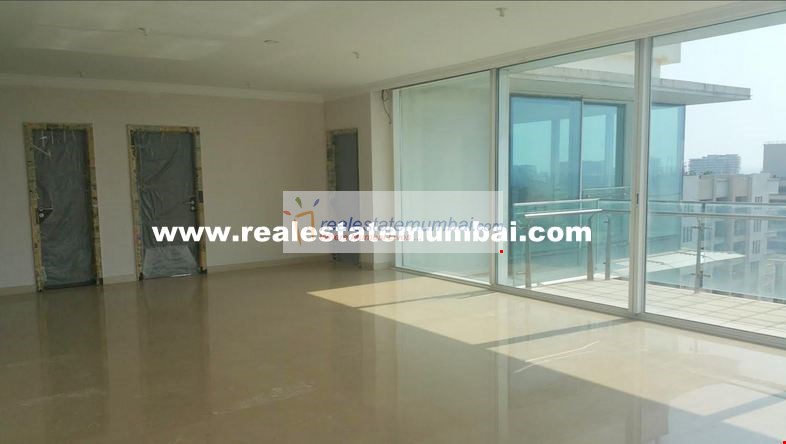 4 BHK in Oberoi Priviera, Santacruz West - Photo 5
