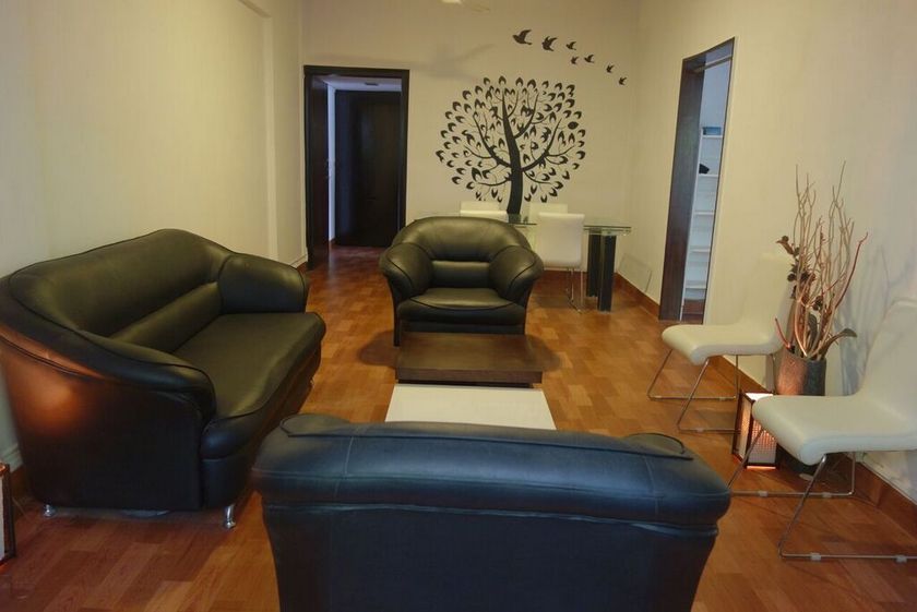2 BHK Semi-Furnished in Crescent, Bandra West - Photo 3