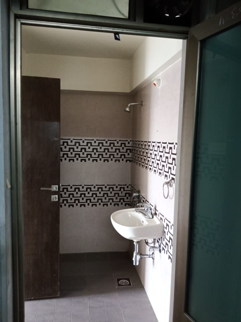 1 BHK in Lashkaria Green Heights, Andheri West - Photo 3