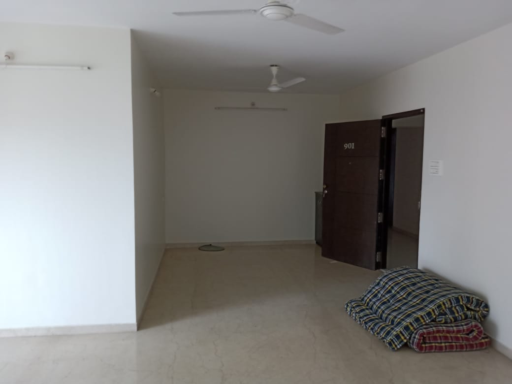 1 BHK in Lashkaria Green Heights, Andheri West - Photo 4