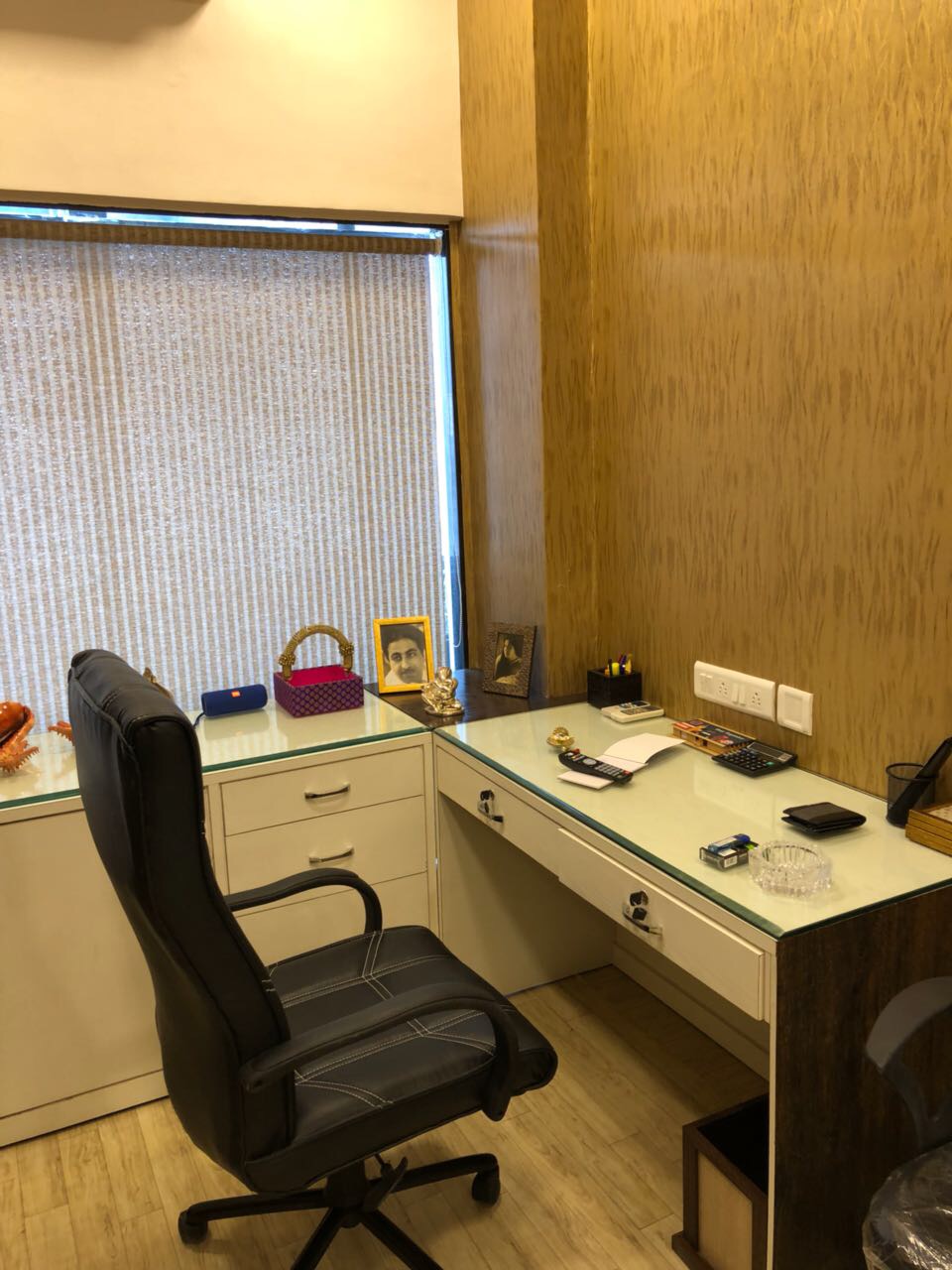 Office furnished in Crystal Plaza, Andheri West - Photo 3