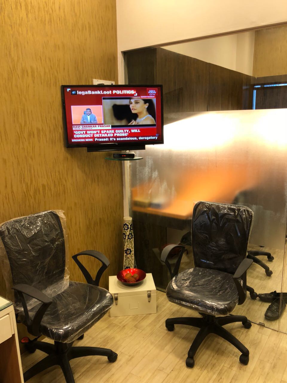 Office furnished in Crystal Plaza, Andheri West - Photo 2