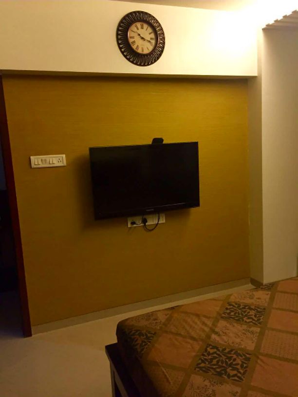 2 BHK Fully Furnished in Lok Nirman, Khar West - Photo 3