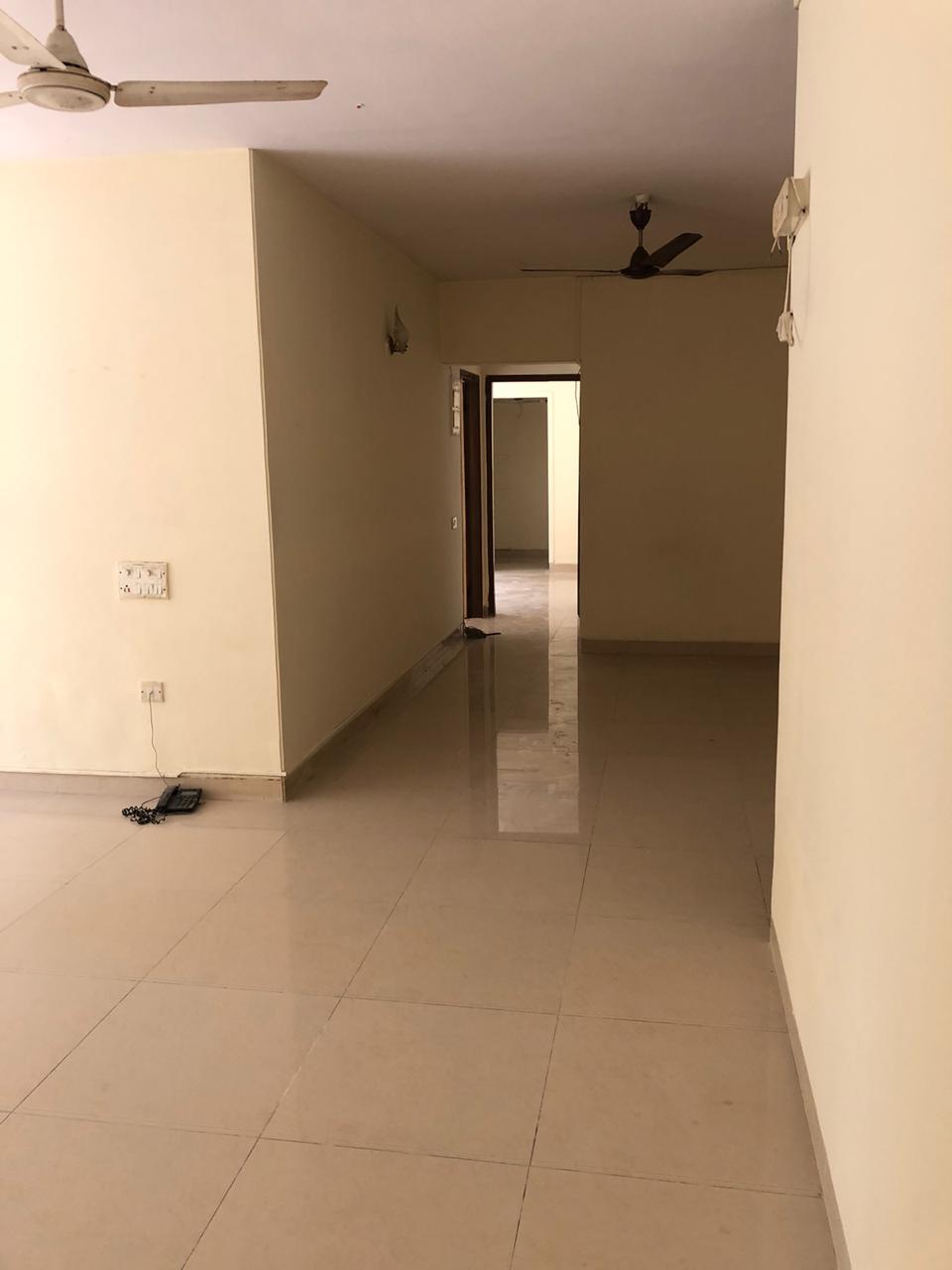 4 BHK in Rushi Towers, Andheri West - Photo 3