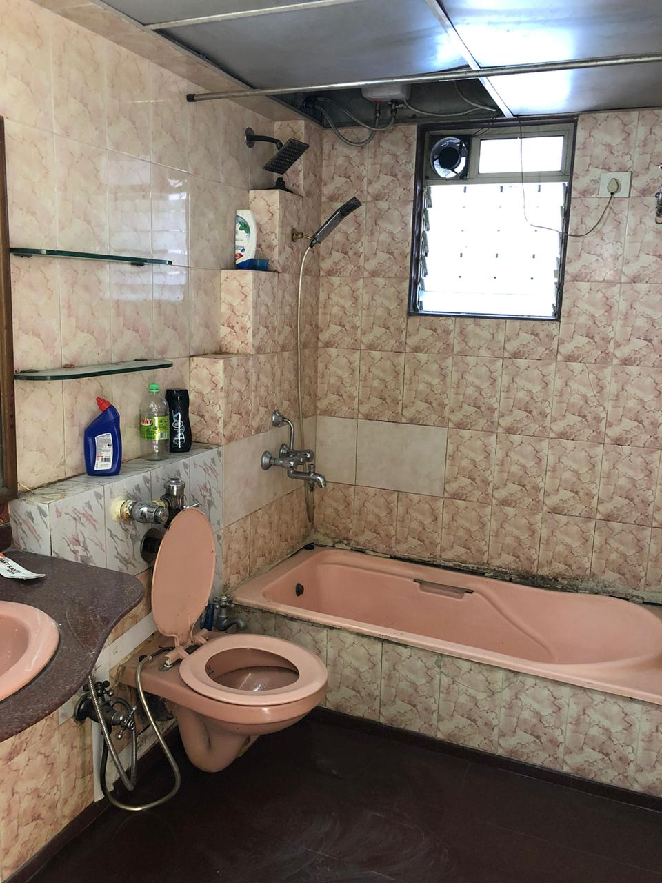 4 BHK in Rushi Towers, Andheri West - Photo 6