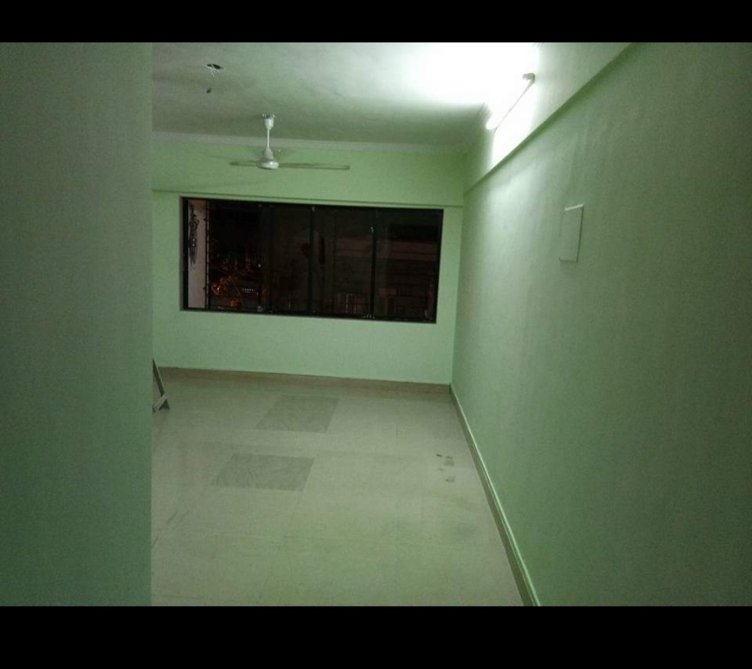 2 BHK Semi-Furnished in Passion Flower, Bandra West - Photo 2