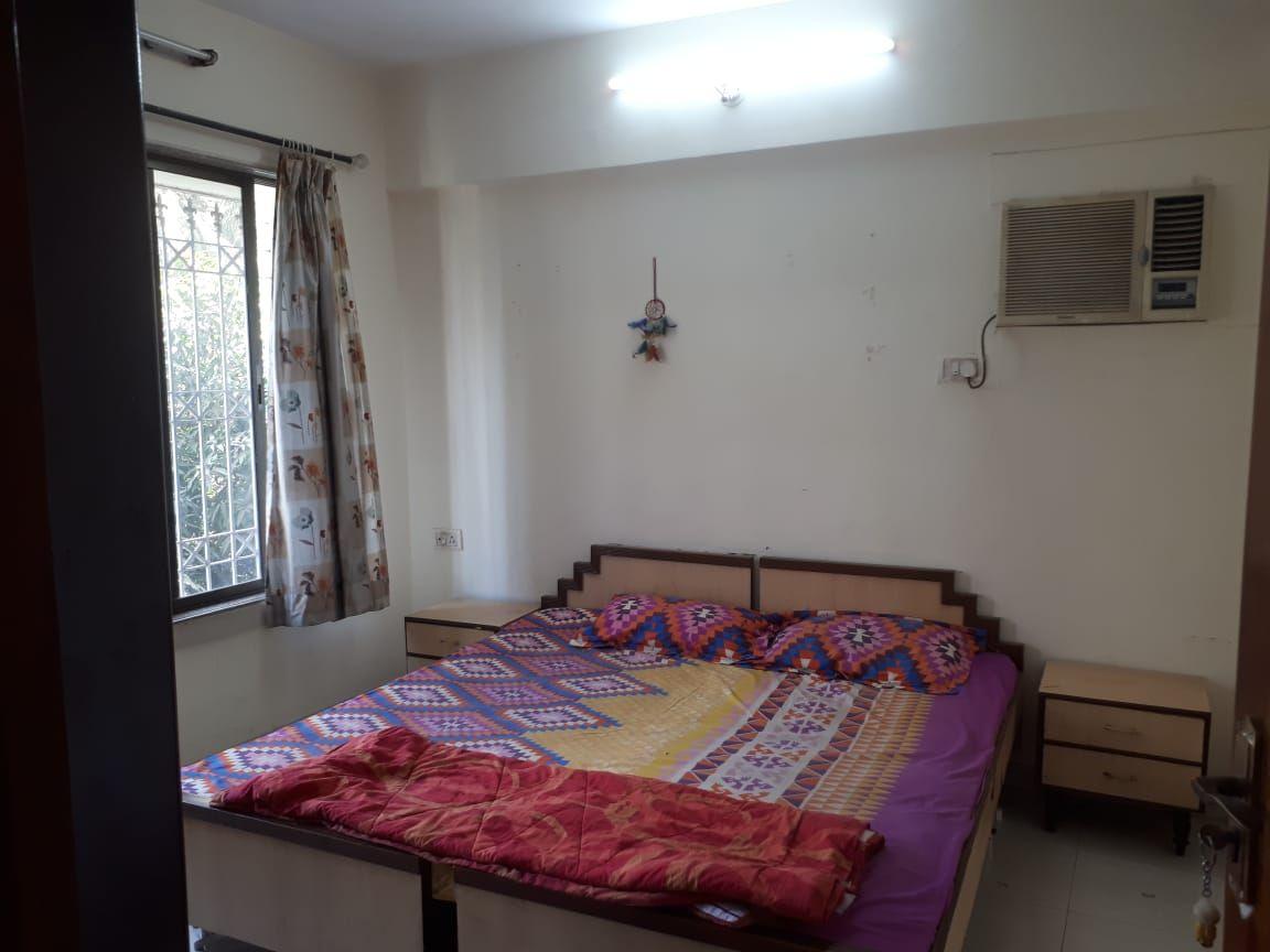 2 BHK in Uttam Niwas, Bandra West - Photo 4