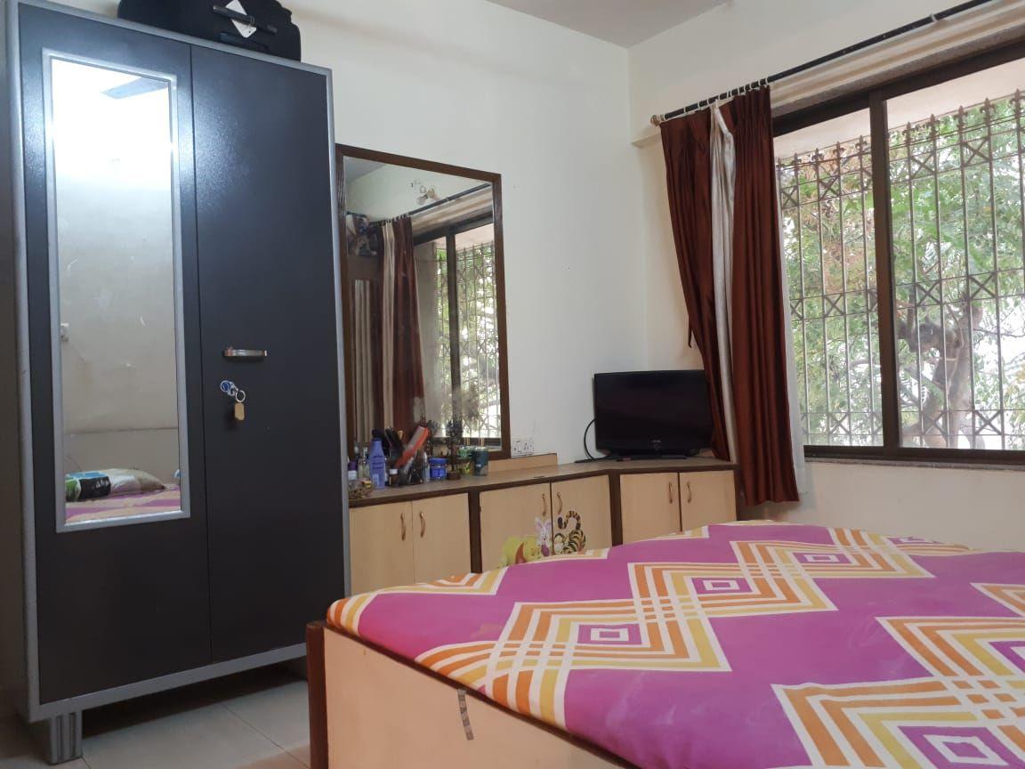 2 BHK in Uttam Niwas, Bandra West - Photo 3