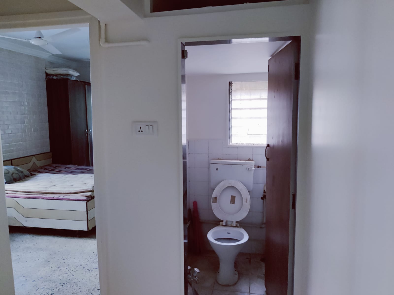 1 BHK in Panchvati apartment, Andheri West - Photo 4