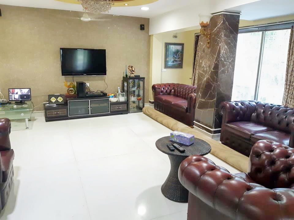2 BHK Semi-Furnished in Hashu Niwas, Bandra West - Photo 4