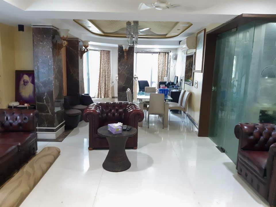 2 BHK Semi-Furnished in Hashu Niwas, Bandra West - Photo 5