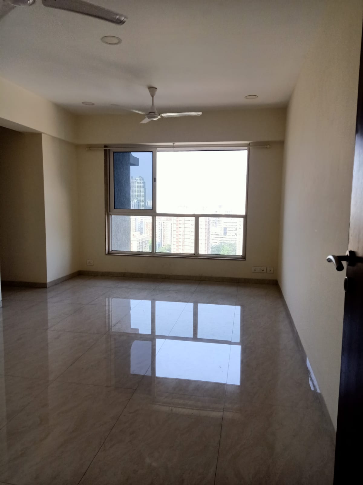 2 BHK Semi Furnished in Supreme 19, Andheri West - Photo 6
