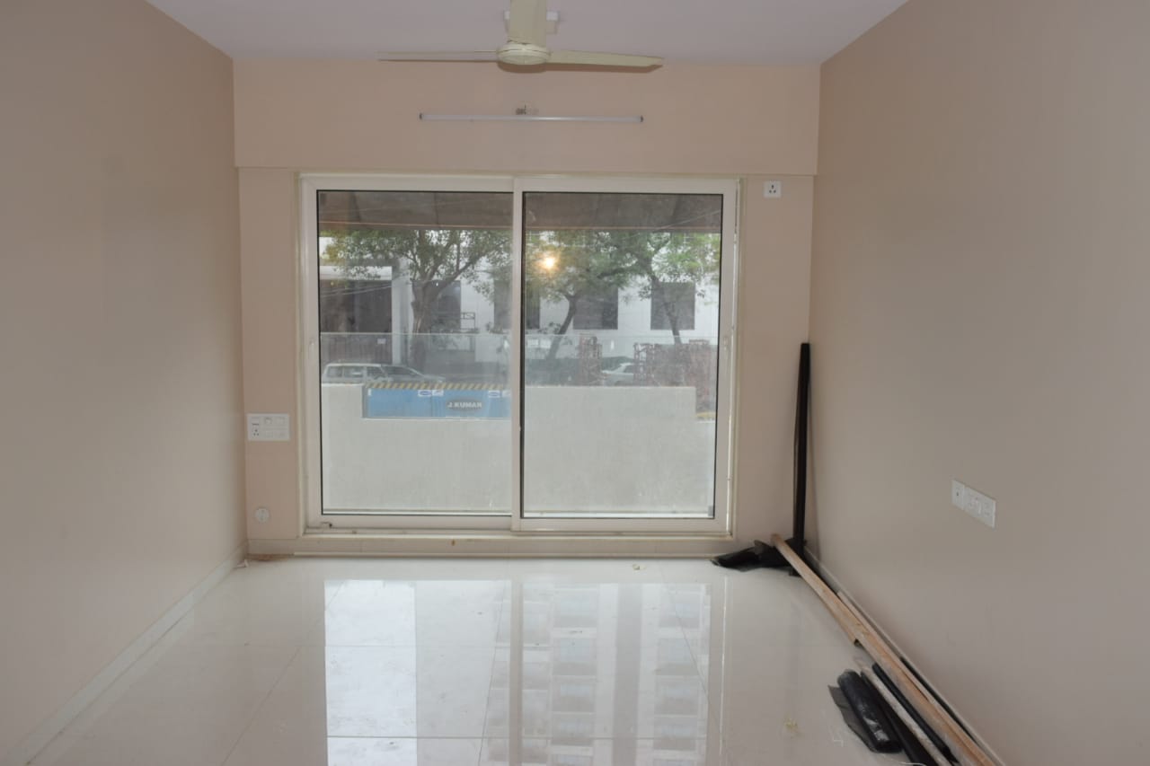 3 BHK Semi-Furnished in Kabra Centroid, Santacruz East - Photo 2