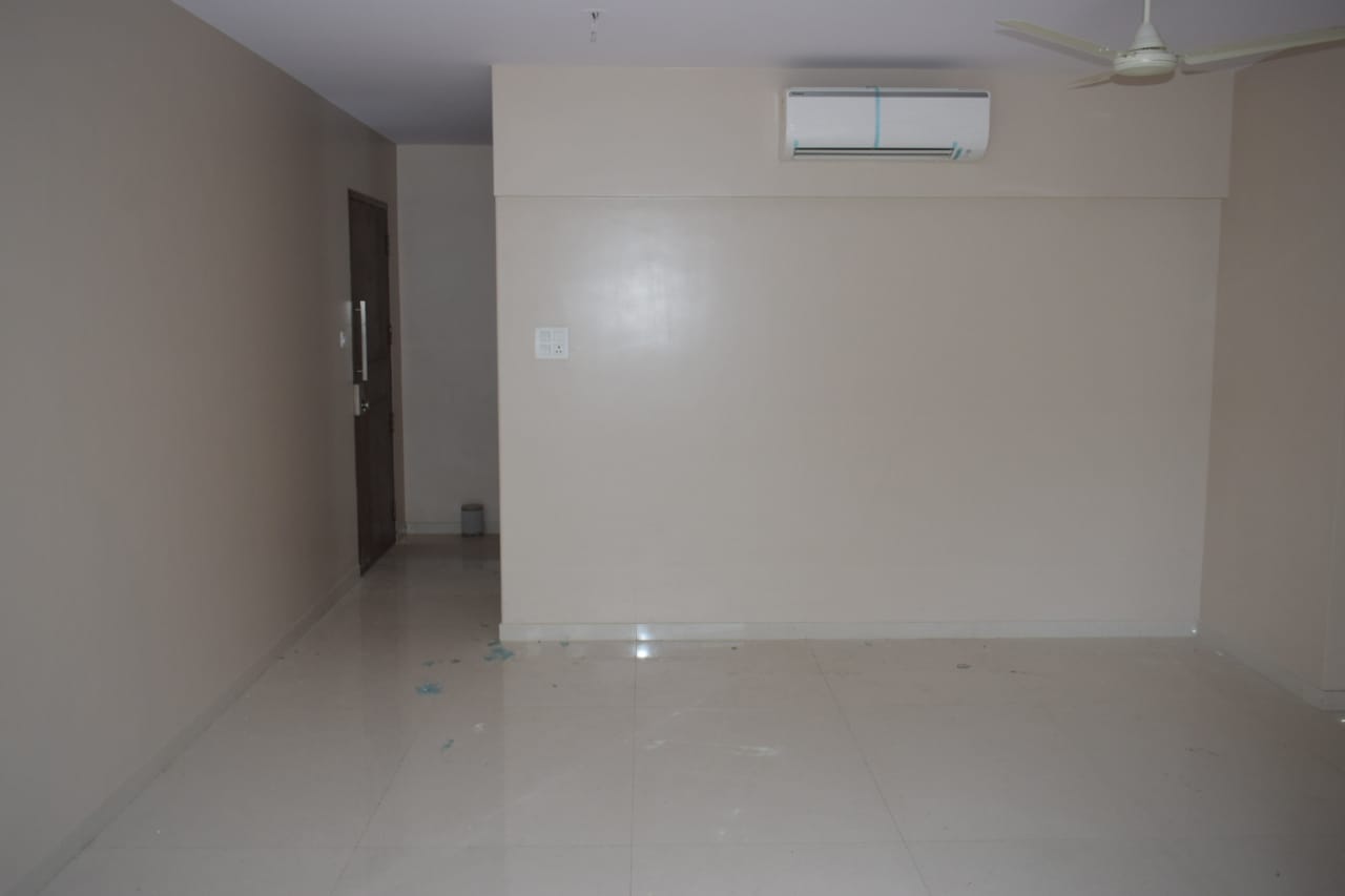 3 BHK Semi-Furnished in Kabra Centroid, Santacruz East - Photo 5