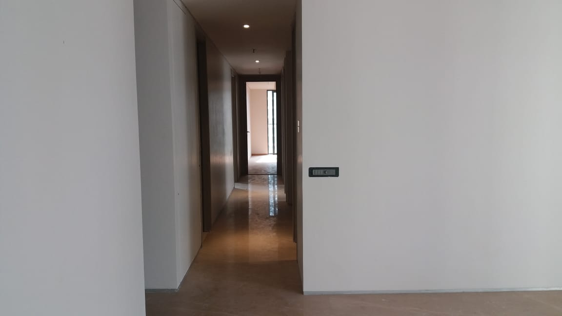 4 BHK Semi Furnished in Rustomjee Seasons, Bandra East - Photo 6