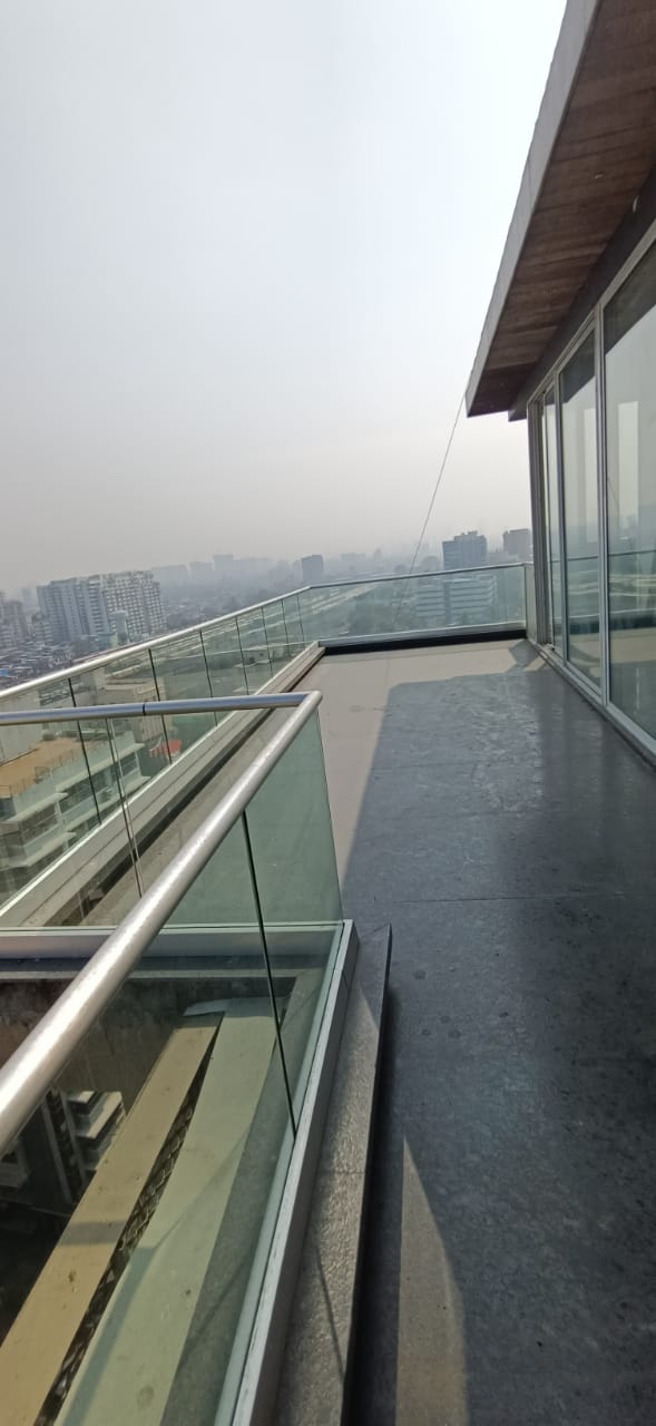 3 BHK Semi-Furnished in Seasons Residency, Santacruz West - Photo 2
