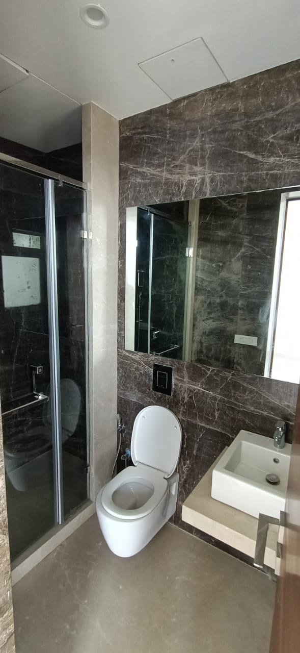 3 BHK Semi-Furnished in Seasons Residency, Santacruz West - Photo 5