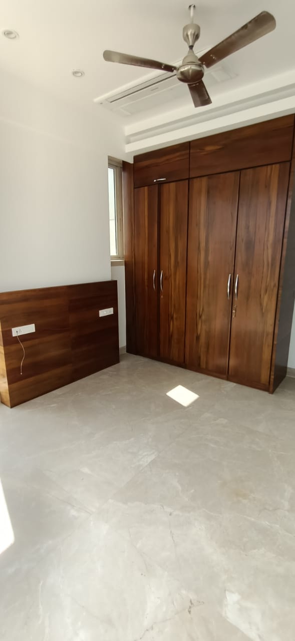3 BHK Semi-Furnished in Seasons Residency, Santacruz West - Photo 6