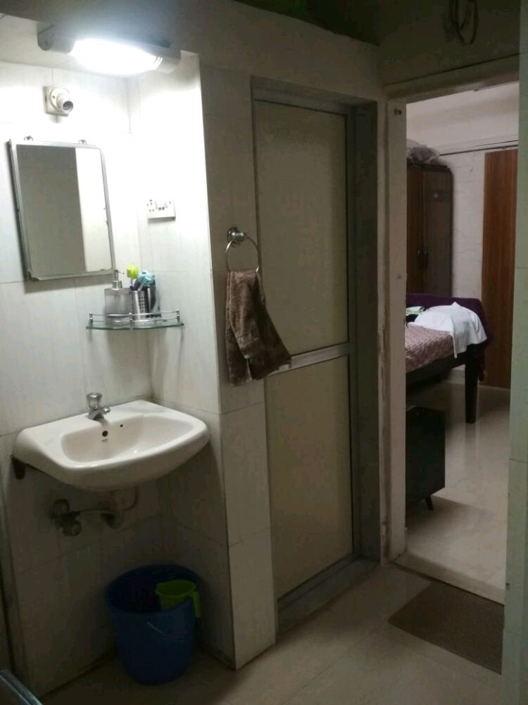 2 BHK Semi-Furnished in Marian House, Bandra West - Photo 3