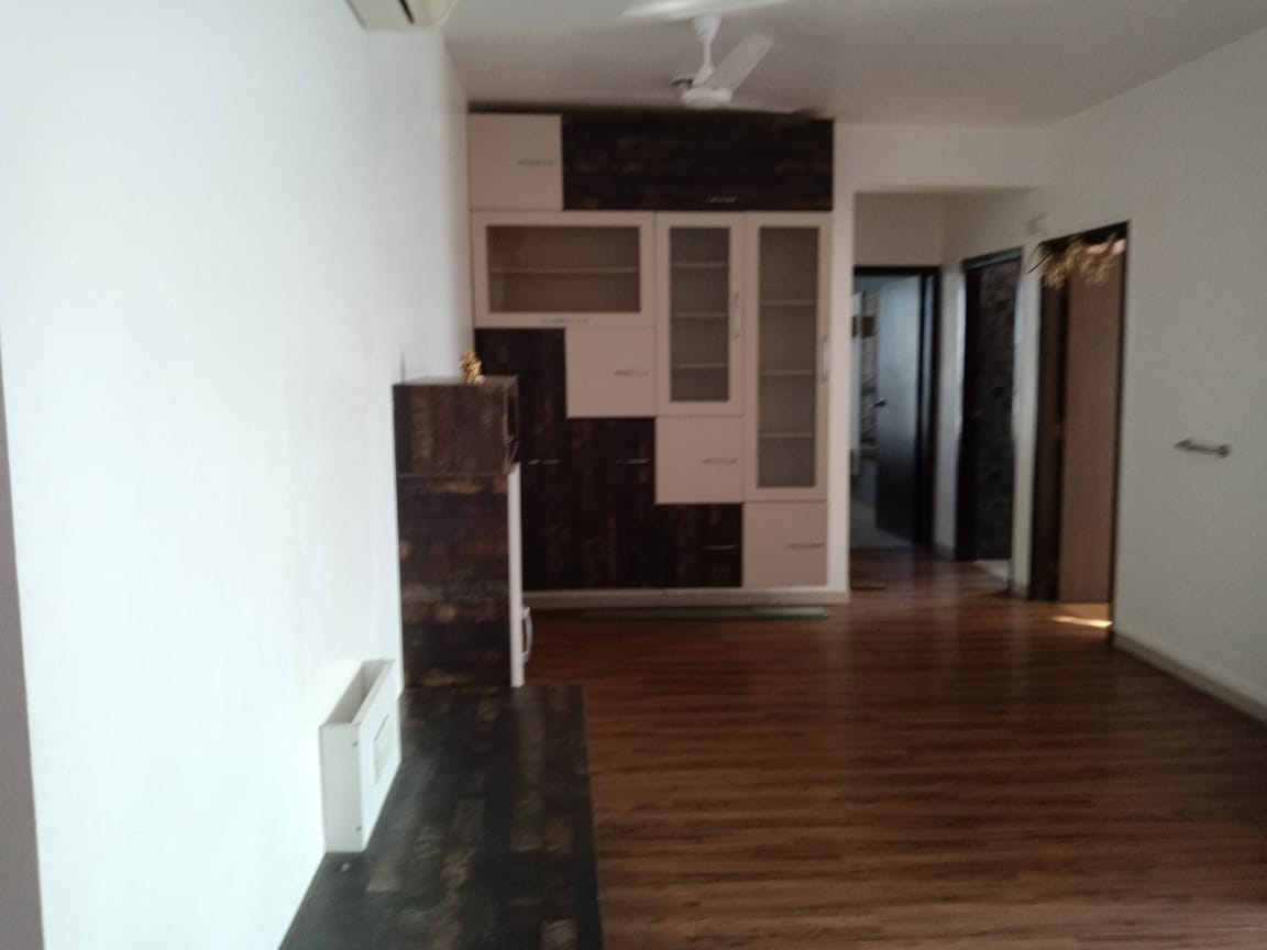 5 BHK in Oberoi Woods, Goregaon East - Photo 5