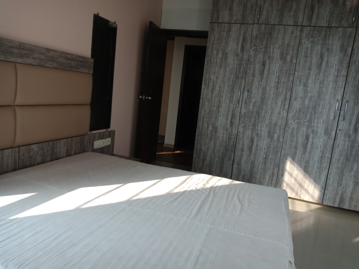 5 BHK in Oberoi Woods, Goregaon East - Photo 6