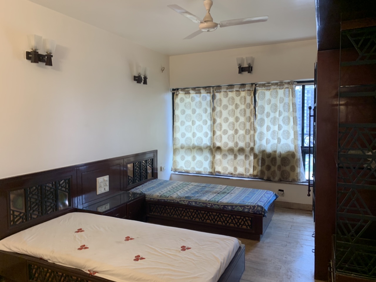 3 BHK Fully Furnished in Riya Palace, Andheri West - Photo 3