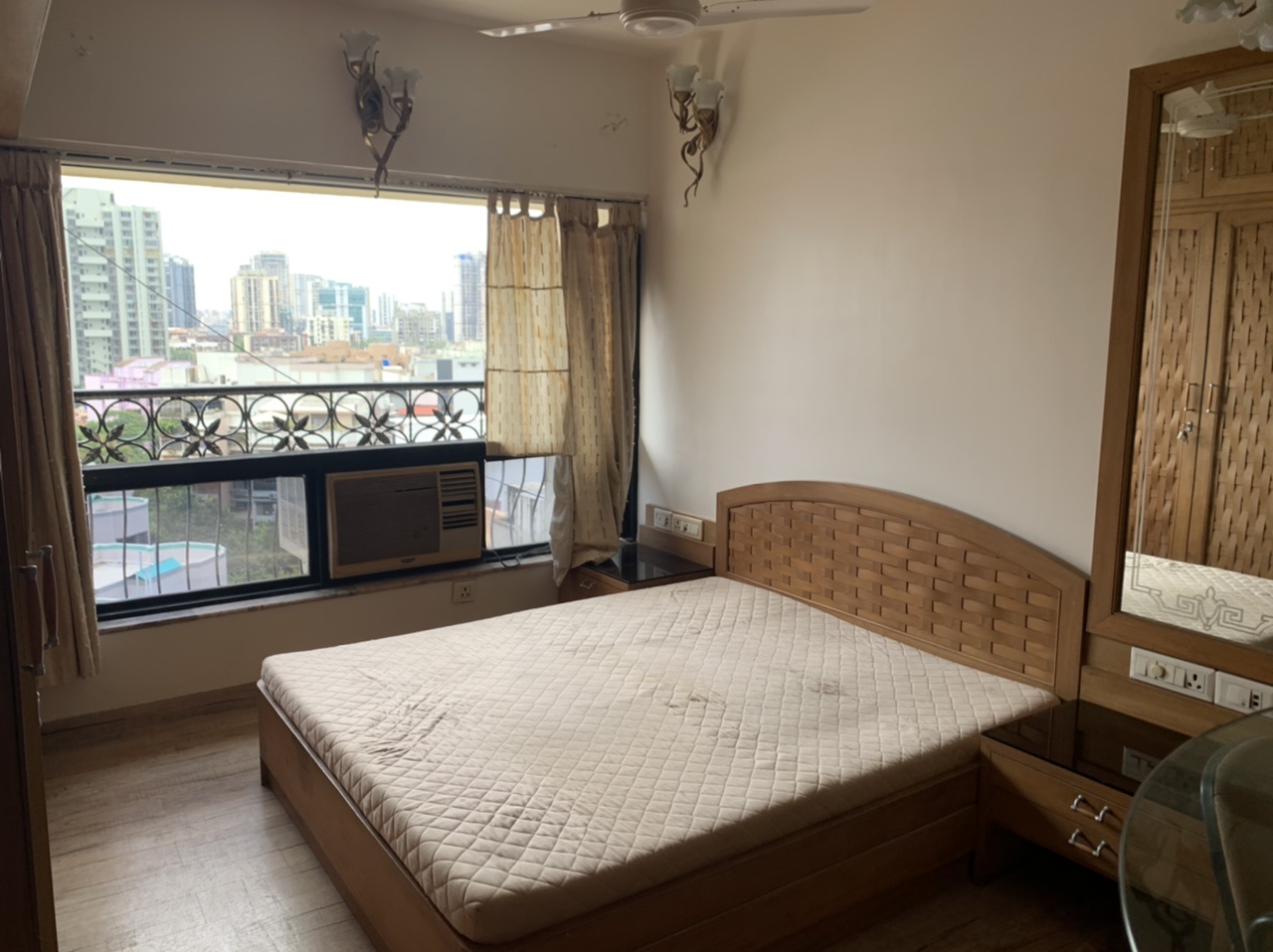 3 BHK Fully Furnished in Riya Palace, Andheri West - Photo 2