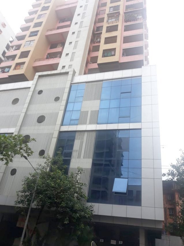4 BHK in Moongipa Arcade, Andheri West - Photo 3