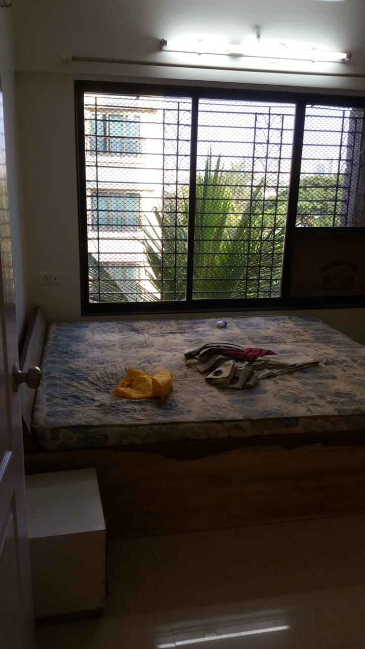 3 BHK in Laxmi Palace, Khar West - Photo 2