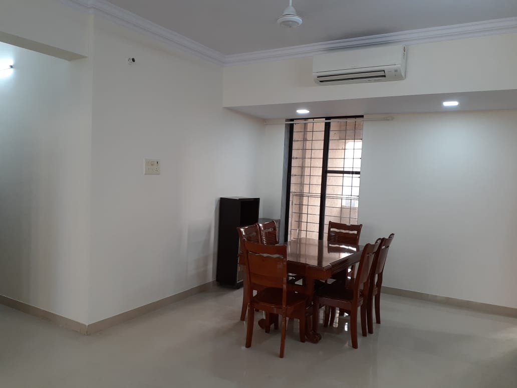 4 BHK Fully Furnished in Meera Tower, Andheri West - Photo 4