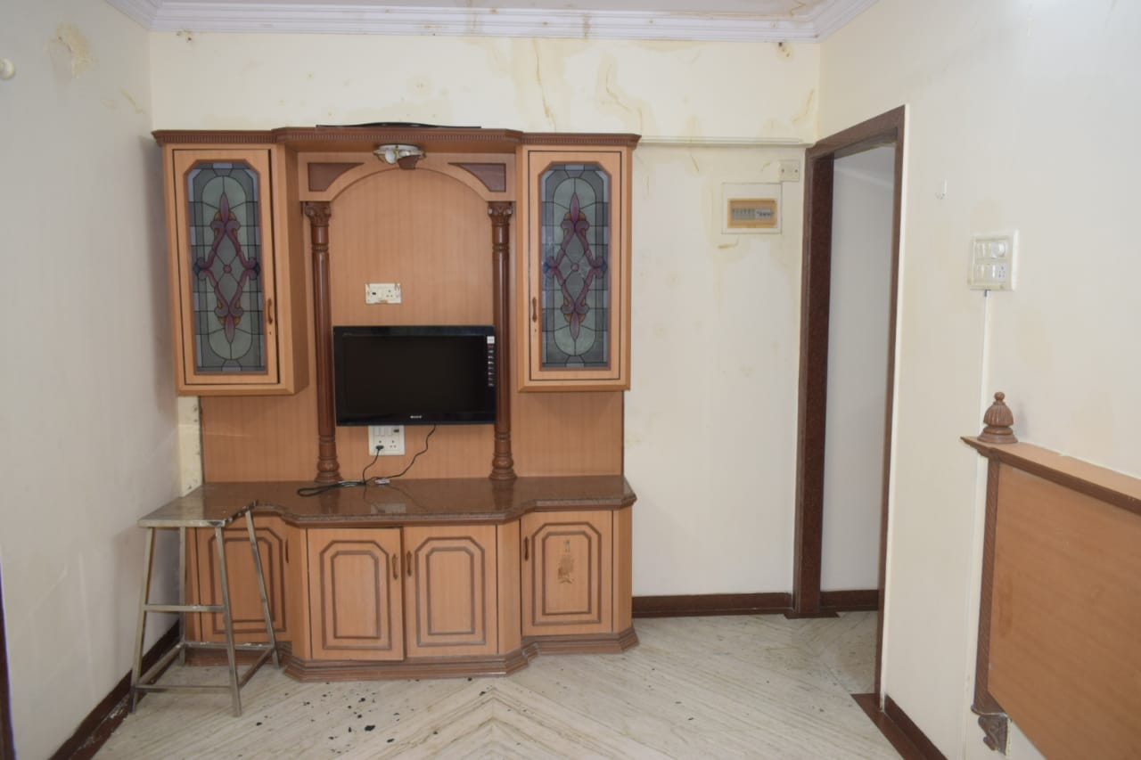 1 BHK in Mahavir Darshan, Lower Parel - Photo 3