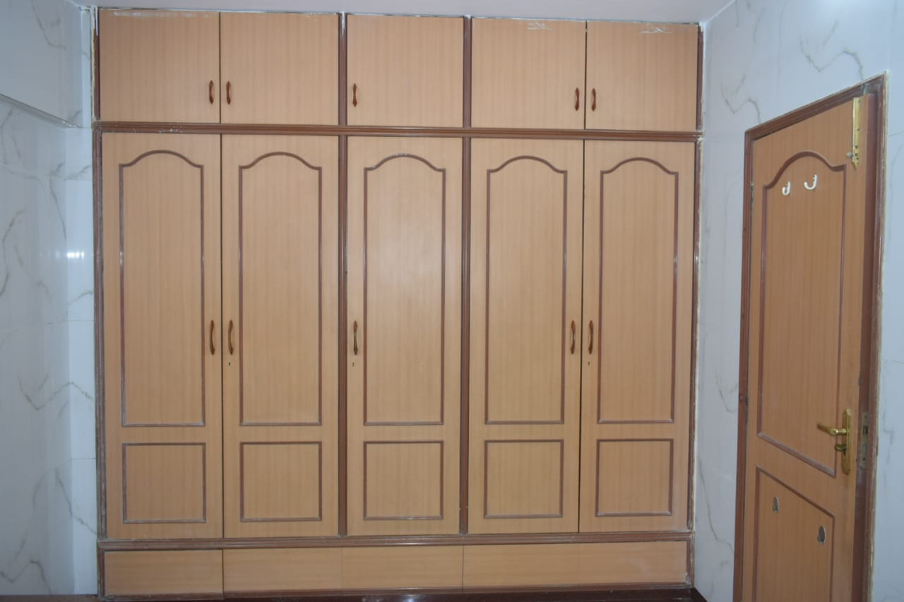 1 BHK in Mahavir Darshan, Lower Parel - Photo 4
