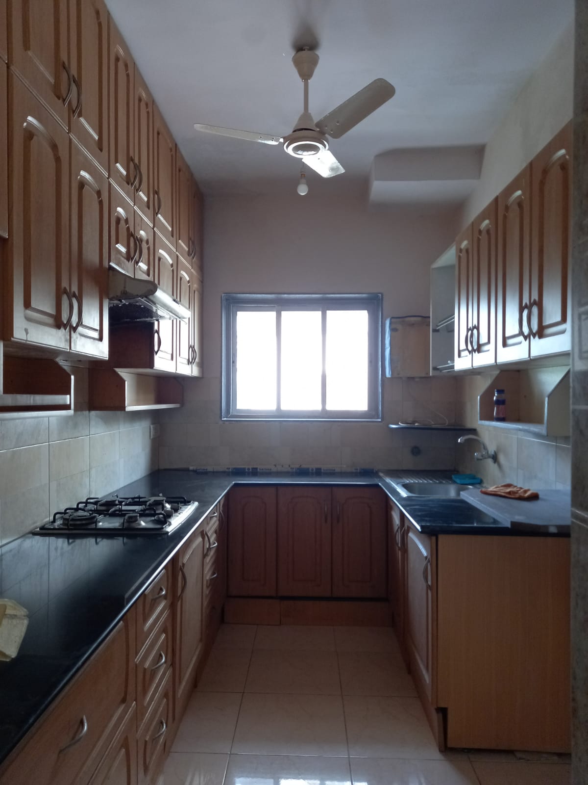 2 BHK Fully Furnished in Cozy Home, Bandra West - Photo 3
