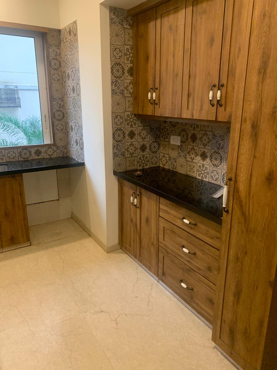 4 BHK Semi-Furnished in Lalani Fairmont, Khar West - Photo 4