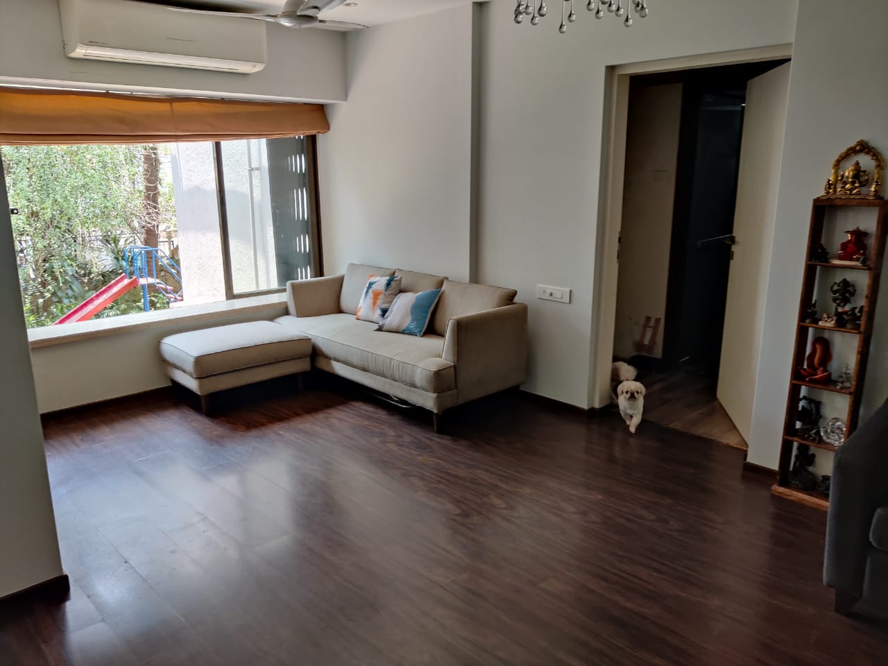 3 BHK in Aashit Apartment, Juhu - Photo 2
