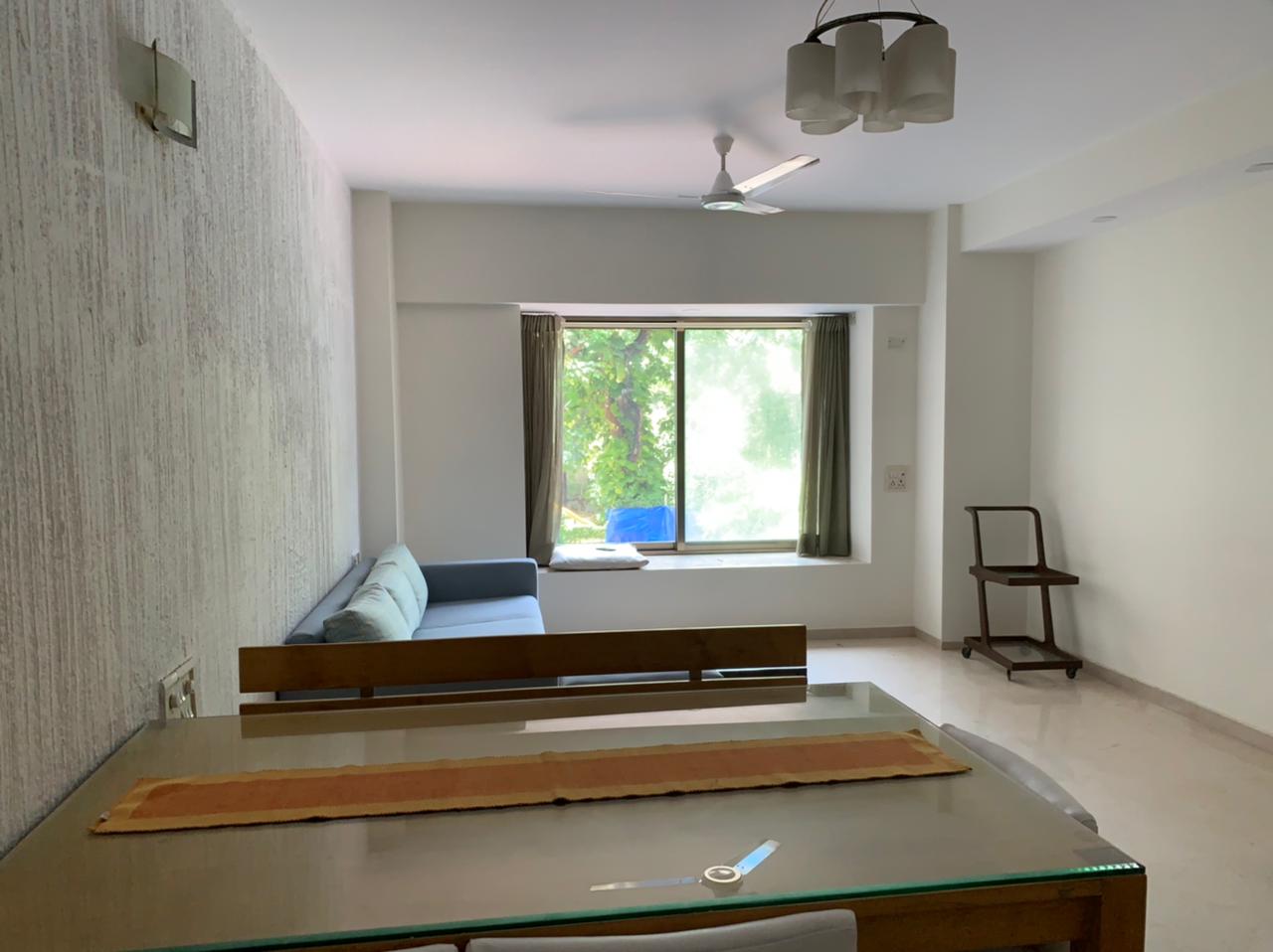 2 BHK in Mittal Park, Juhu - Photo 2