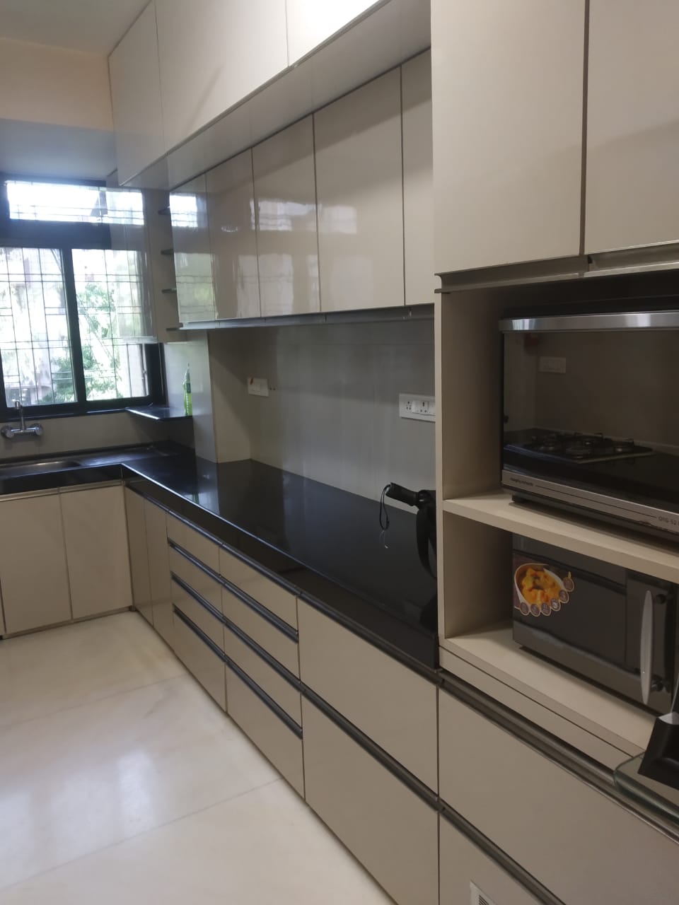 3 BHK Fully Furnished in Valencia, Juhu - Photo 4
