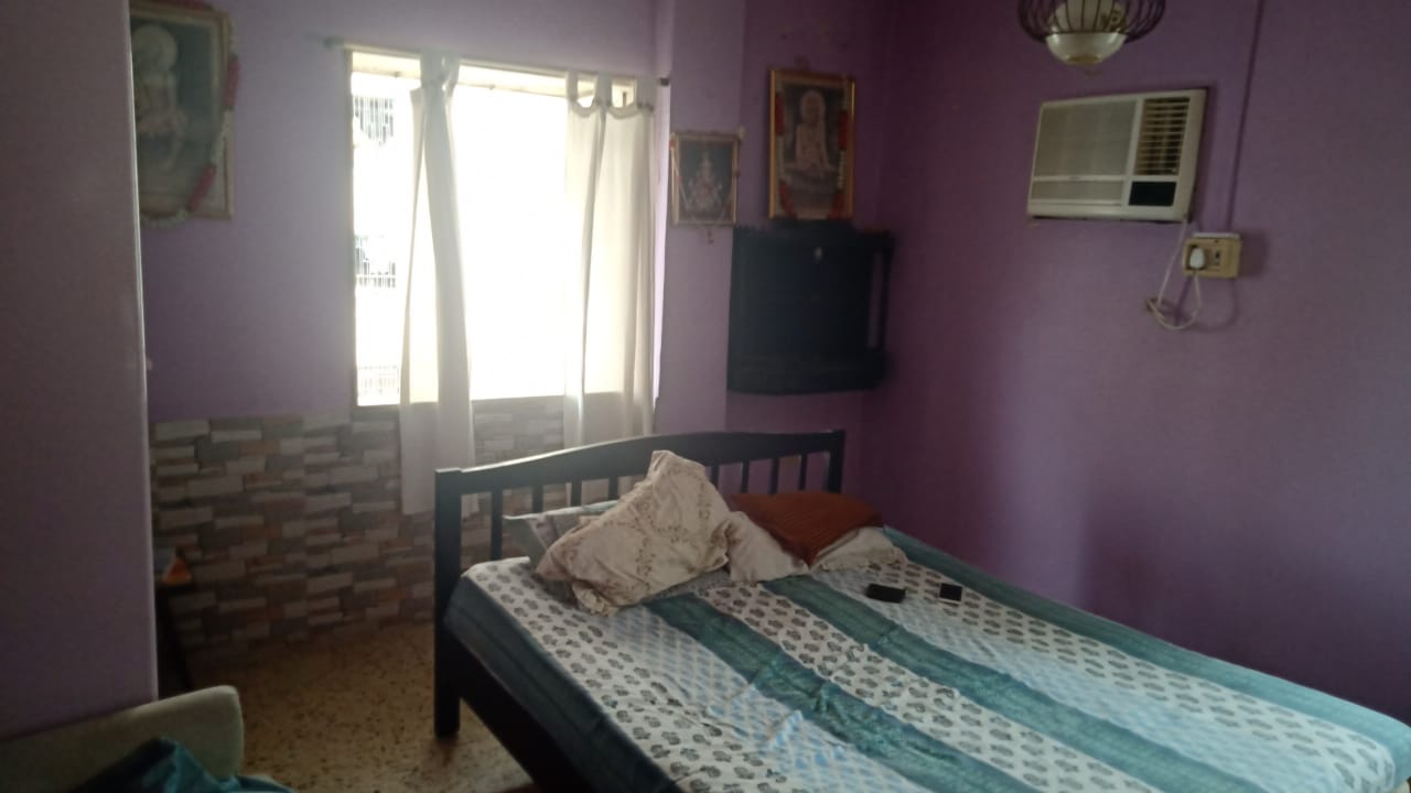 2 BHK in Om Shri Gurudev, Khar West - Photo 2