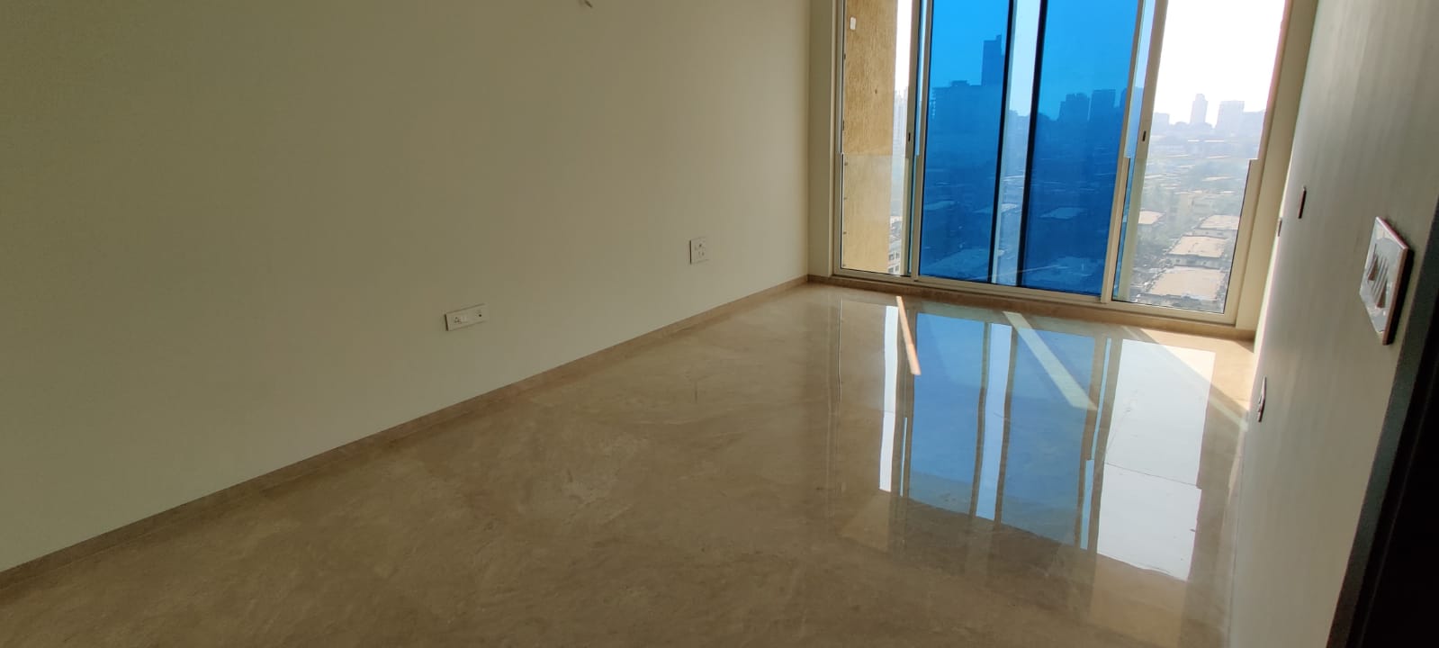 5 BHK Semi-Furnished in Raheja Imperia, Worli - Photo 5
