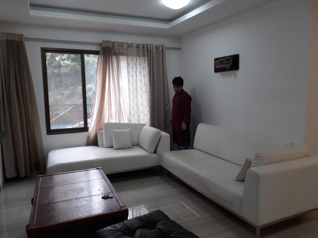 2 BHK Semi-Furnished in Lalani Grandeur, Goregaon East - Photo 3